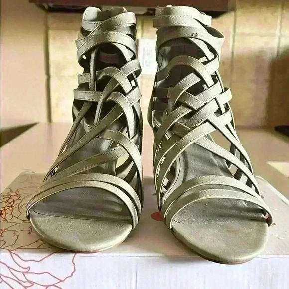 New Journey  & Crew Twyla Wedge Sandal, size 8.5 - Picture 2 of 6